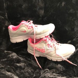 NWOT Youth Nike shoes